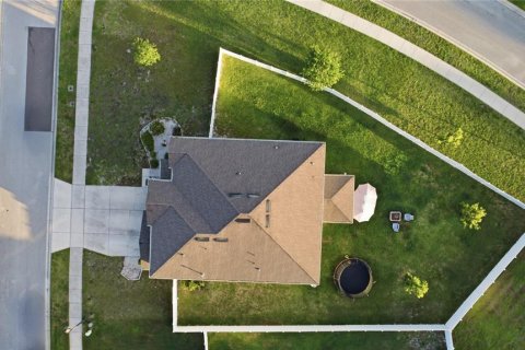 Casa en venta en Deltona, Florida, 5 dormitorios, 355.63 m2 № 2223483 - foto 4