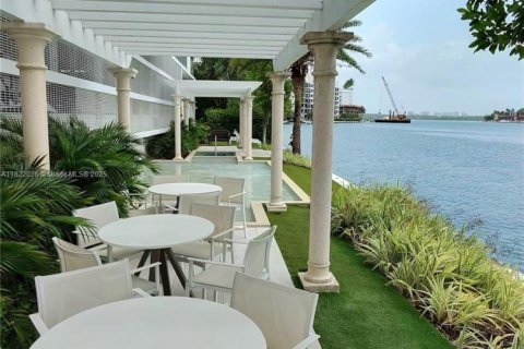 Copropriété à vendre à Bay Harbor Islands, Floride: 2 chambres, 106.19 m2 № 1979158 - photo 14