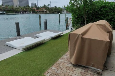 Copropriété à vendre à Bay Harbor Islands, Floride: 2 chambres, 106.19 m2 № 1979158 - photo 18