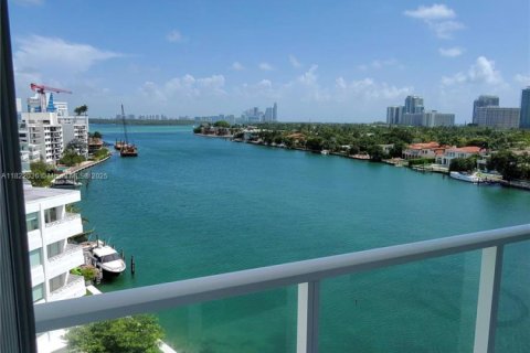 Copropriété à vendre à Bay Harbor Islands, Floride: 2 chambres, 106.19 m2 № 1979158 - photo 15