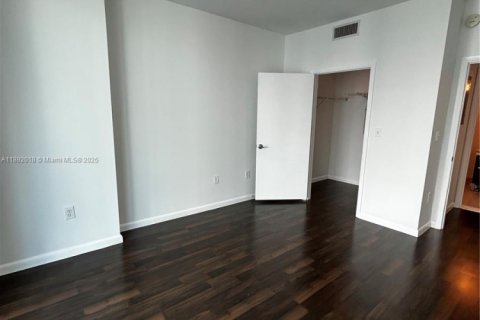 Condominio en alquiler en Miami, Florida, 1 dormitorio, 74.88 m2 № 1943967 - foto 9
