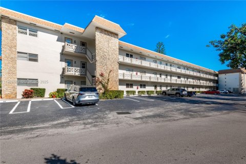 Condominio en venta en Lauderdale Lakes, Florida, 2 dormitorios, 87.7 m2 № 1987741 - foto 29