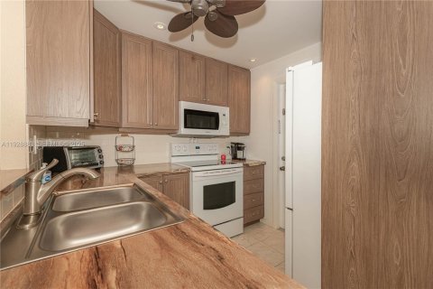 Condominio en venta en Lauderdale Lakes, Florida, 2 dormitorios, 87.7 m2 № 1987741 - foto 4