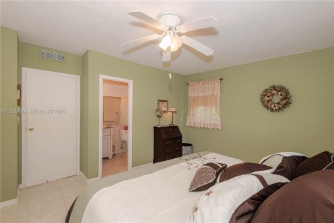Condominio en venta en Lauderdale Lakes, Florida, 2 dormitorios, 87.7 m2 № 1987741 - foto 22