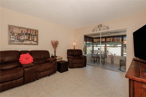 Condominio en venta en Lauderdale Lakes, Florida, 2 dormitorios, 87.7 m2 № 1987741 - foto 13