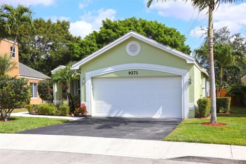 House in Davie, Florida 2 bedrooms, 121.7 sq.m. № 1731742 - photo 2