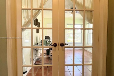 House in Davie, Florida 2 bedrooms, 121.7 sq.m. № 1731742 - photo 14