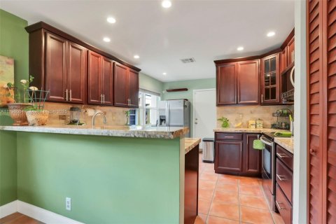 House in Davie, Florida 2 bedrooms, 121.7 sq.m. № 1731742 - photo 7