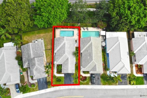 House in Davie, Florida 2 bedrooms, 121.7 sq.m. № 1731742 - photo 25
