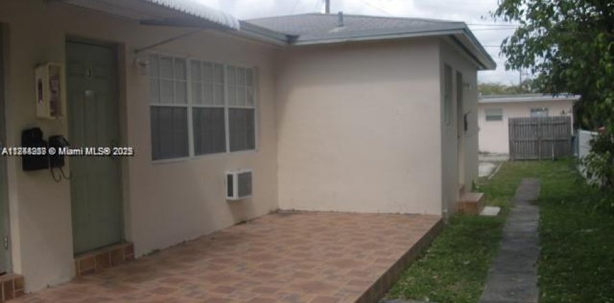 Immobilier commercial à Hollywood, Floride № 1871648