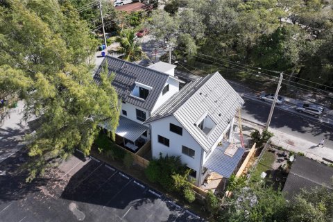 Townhouse in Miami, Florida 4 bedrooms, 201.6 sq.m. № 1217022 - photo 8