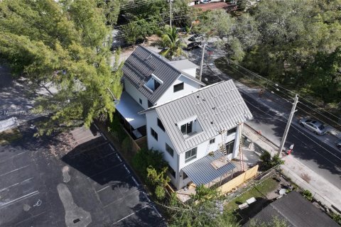 Townhouse in Miami, Florida 4 bedrooms, 201.6 sq.m. № 1217022 - photo 9