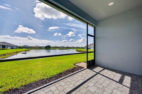 House in Port Charlotte, Florida 2 bedrooms, 134.06 sq.m. № 2321610 - photo 10