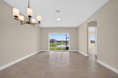 House in Port Charlotte, Florida 2 bedrooms, 134.06 sq.m. № 2321610 - photo 8
