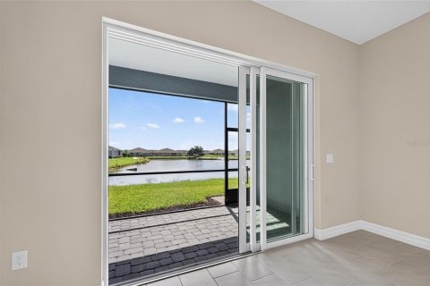 House in Port Charlotte, Florida 2 bedrooms, 134.06 sq.m. № 2321610 - photo 7