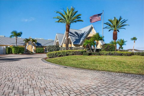 House in Port Charlotte, Florida 2 bedrooms, 134.06 sq.m. № 2321610 - photo 26