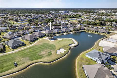 House in Port Charlotte, Florida 2 bedrooms, 134.06 sq.m. № 2321610 - photo 12