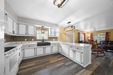 House in Inglis, Florida 2 bedrooms, 144.37 sq.m. № 2105103 - photo 10