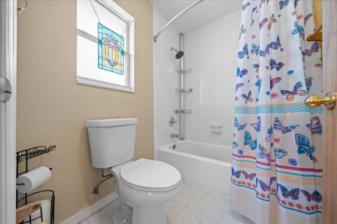 House in Inglis, Florida 2 bedrooms, 144.37 sq.m. № 2105103 - photo 16