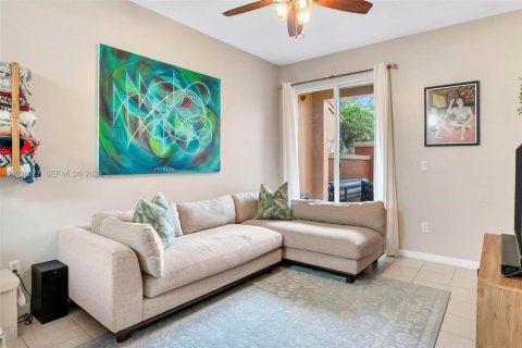 Townhouse in Dania Beach, Florida 3 bedrooms, 129.23 sq.m. № 2005014 - photo 16