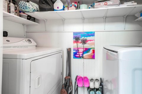 Townhouse in Dania Beach, Florida 3 bedrooms, 129.23 sq.m. № 2005014 - photo 28