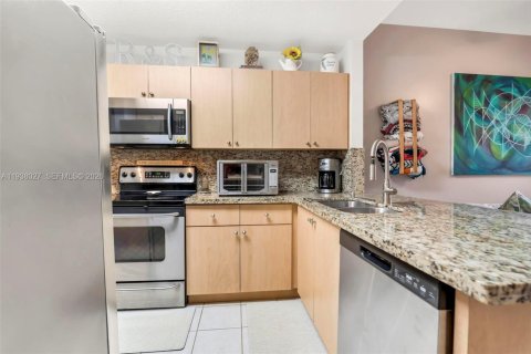 Townhouse in Dania Beach, Florida 3 bedrooms, 129.23 sq.m. № 2005014 - photo 9