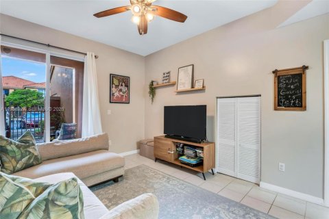 Townhouse in Dania Beach, Florida 3 bedrooms, 129.23 sq.m. № 2005014 - photo 15