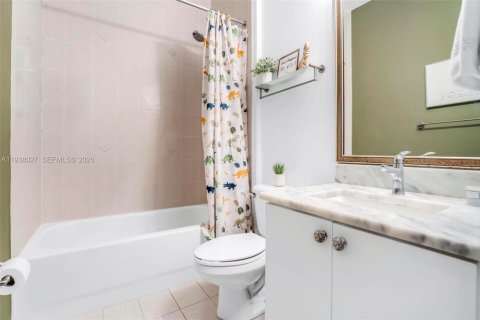 Townhouse in Dania Beach, Florida 3 bedrooms, 129.23 sq.m. № 2005014 - photo 21