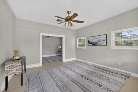 House in Ocala, Florida 3 bedrooms, 117.71 sq.m. № 2258285 - photo 2