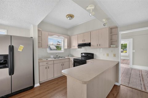 House in Ocala, Florida 3 bedrooms, 117.71 sq.m. № 2258285 - photo 12