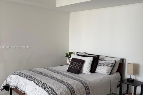 Condo in Miami, Florida  № 2168375 - photo 11