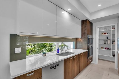 Купить виллу или дом в Сарасота, Флорида 12 комнат, 333.05м2, № 1522924 - фото 12