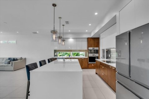 Купить виллу или дом в Сарасота, Флорида 12 комнат, 333.05м2, № 1522924 - фото 16