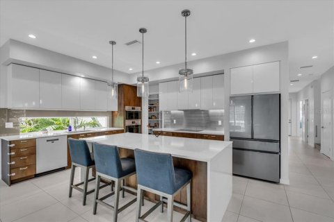 Купить виллу или дом в Сарасота, Флорида 12 комнат, 333.05м2, № 1522924 - фото 14
