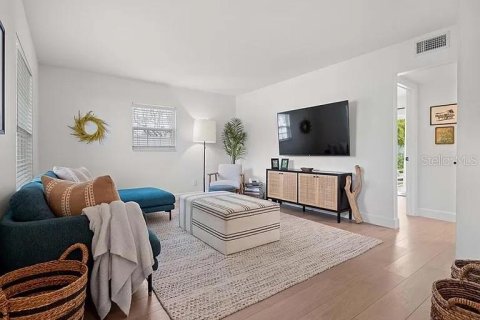 Villa ou maison à louer à Seminole, Floride: 4 chambres, 133.78 m2 № 2105194 - photo 4