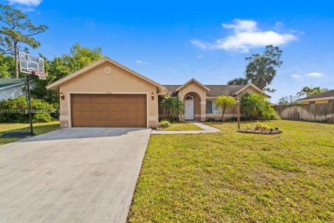 House in Royal Palm Beach, Florida 3 bedrooms, 147.62 sq.m. № 1706047 - photo 1
