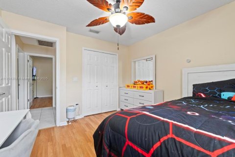 House in Royal Palm Beach, Florida 3 bedrooms, 147.62 sq.m. № 1706047 - photo 28