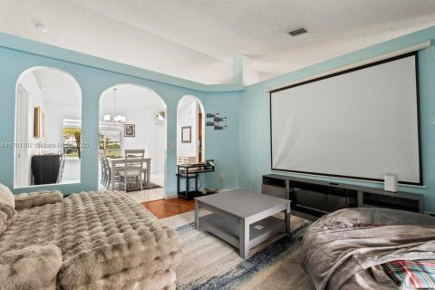 House in Royal Palm Beach, Florida 3 bedrooms, 147.62 sq.m. № 1706047 - photo 14