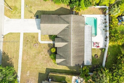 House in Royal Palm Beach, Florida 3 bedrooms, 147.62 sq.m. № 1706047 - photo 7