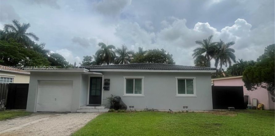 Casa en Miami Springs, Florida 3 dormitorios, 91.14 m2 № 2057657