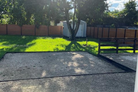 Casa en venta en Miami Springs, Florida, 3 dormitorios, 91.14 m2 № 2057657 - foto 5