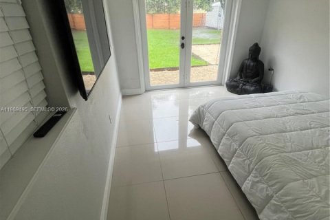 Casa en venta en Miami Springs, Florida, 3 dormitorios, 91.14 m2 № 2057657 - foto 3