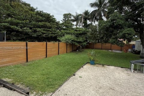 Casa en venta en Miami Springs, Florida, 3 dormitorios, 91.14 m2 № 2057657 - foto 4