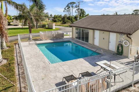 Villa ou maison à vendre à Lake Suzy, Floride: 3 chambres, 133.13 m2 № 2308635 - photo 10