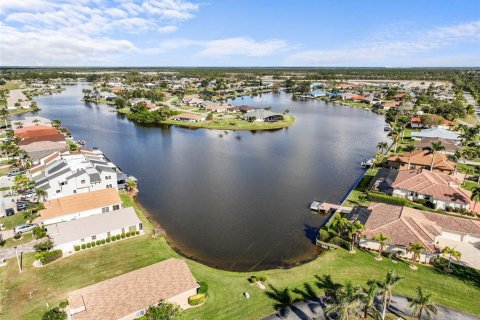 Villa ou maison à vendre à Lake Suzy, Floride: 3 chambres, 133.13 m2 № 2308635 - photo 21