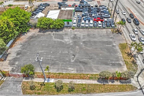 Купить коммерческую недвижимость в Майами-Гарденс, Флорида № 1959592 - фото 4
