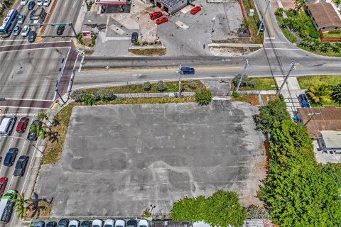 Купить коммерческую недвижимость в Майами-Гарденс, Флорида № 1959592 - фото 5