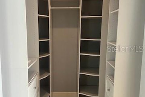Villa ou maison à vendre à Orlando, Floride: 4 chambres, 255.57 m2 № 2399286 - photo 11