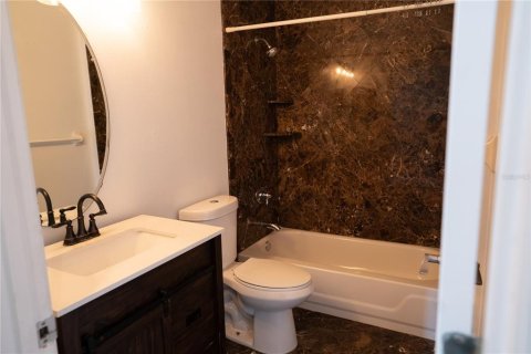 Villa ou maison à vendre à Orlando, Floride: 4 chambres, 255.57 m2 № 2399286 - photo 25