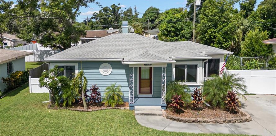 Villa ou maison à Saint Petersburg, Floride 4 chambres, 145.67 m2 № 1911963